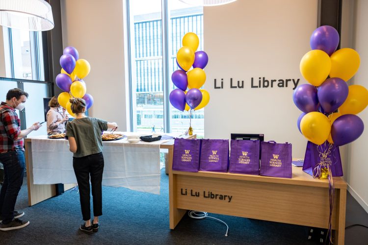 Photo from the opening of the Li Lu Library on September 28, 2022